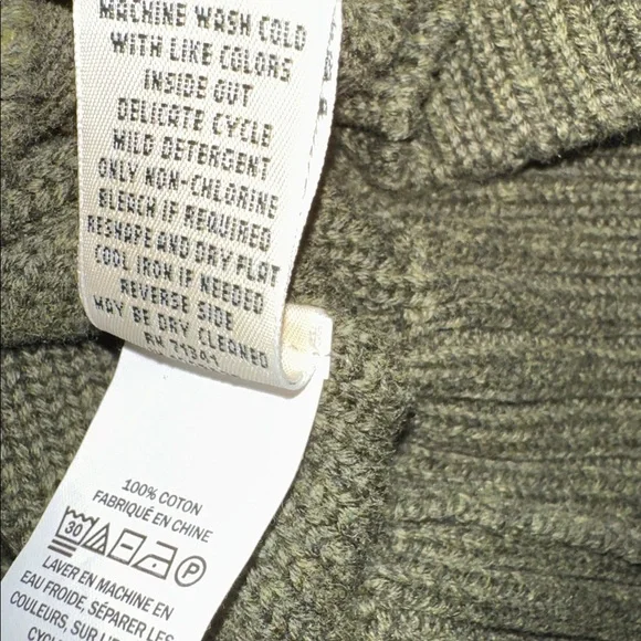 L.L. Bean Olive Green Knit zippered Sweater size small - Picture 7 of 8
